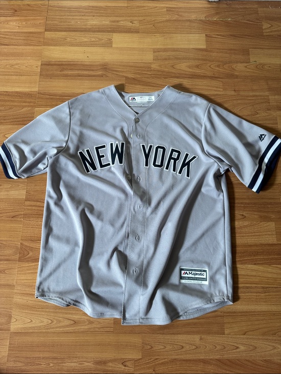 Majestic Other - New York Yankees Derek Jeter Retro 2000’s Majestic Road Jersey